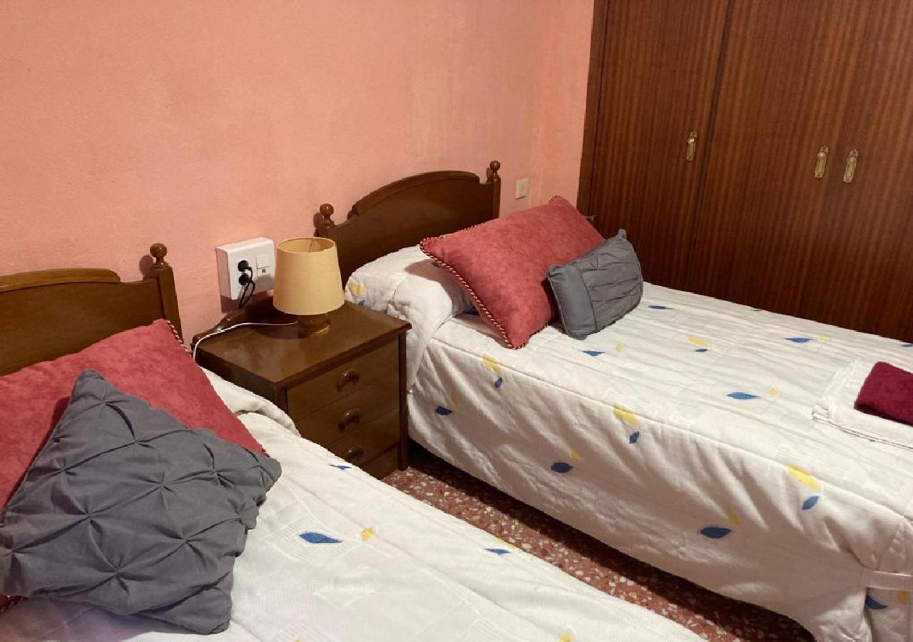 Habitacion En Casa Rural Particular El Palomar Villena Room photo